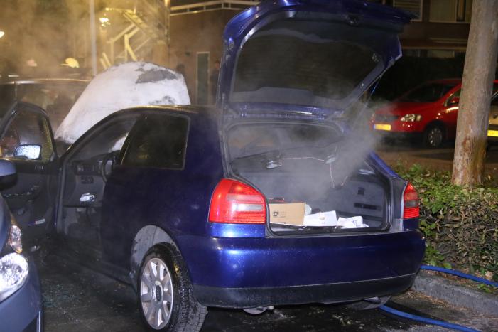 Auto verwoest door brand