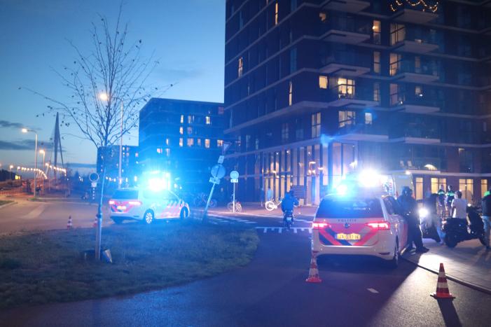 Fietser zwaargewond na botsing met auto in Kanaleneiland. #nieuws #utrecht