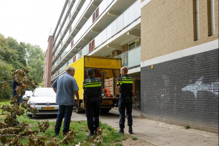 Hennepkwekerij aangetroffen in flatwoning