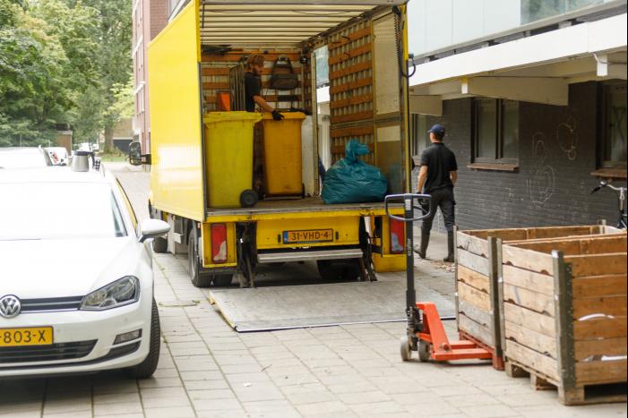 Hennepkwekerij aangetroffen in flatwoning