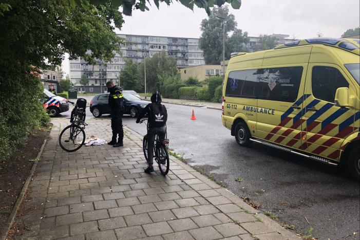 Brandweer assisteert bij ongeval voor kazerne