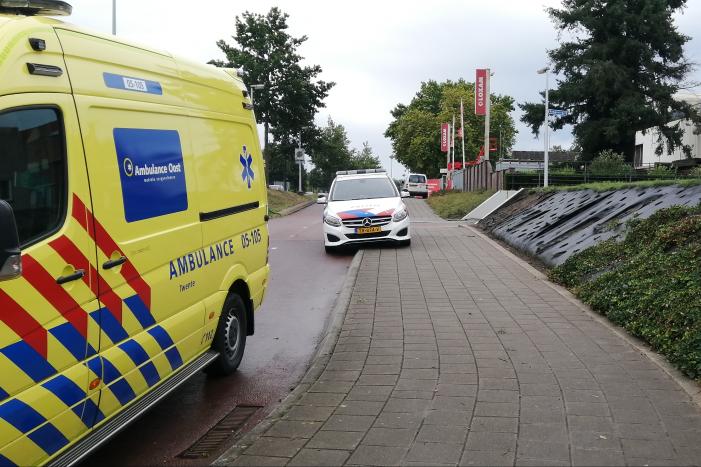 Scooterrijder en fietser botsen op fietspad