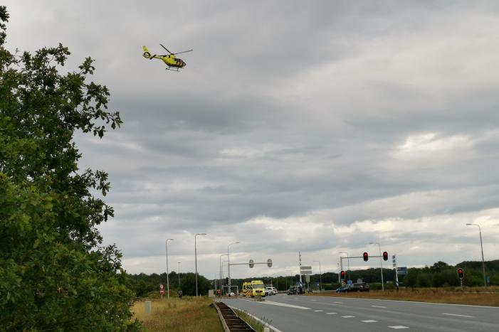 Zwaargewonde bij botsing op kruising