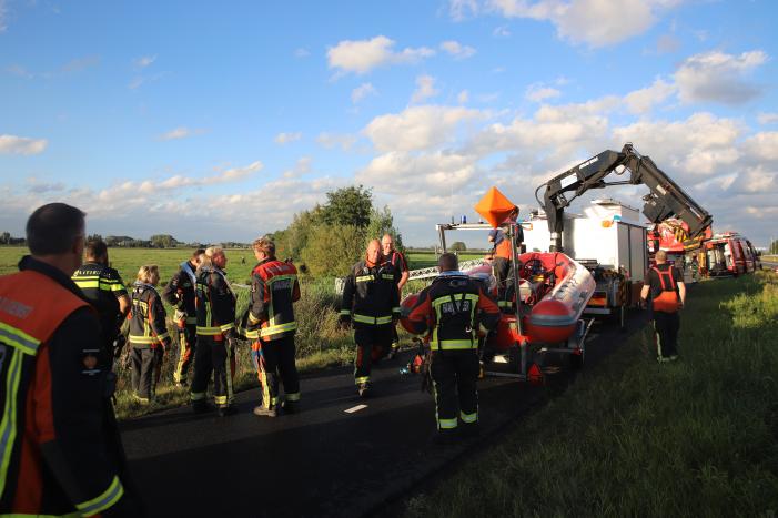 Zoekactie naar boeven in maisveld en water