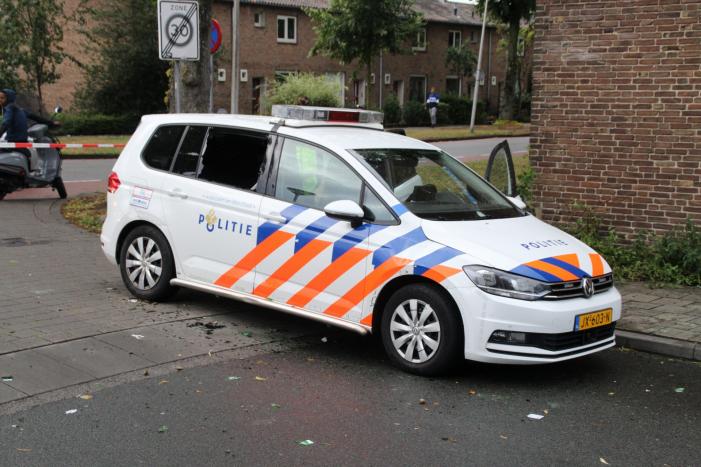 Man met verward gedrag gooit stenen vanaf dak naar agenten