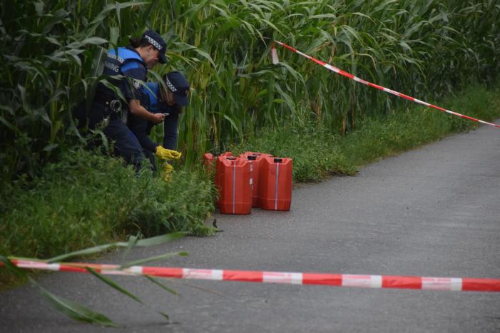 Vaten met mogelijk drugsafval aangetroffen