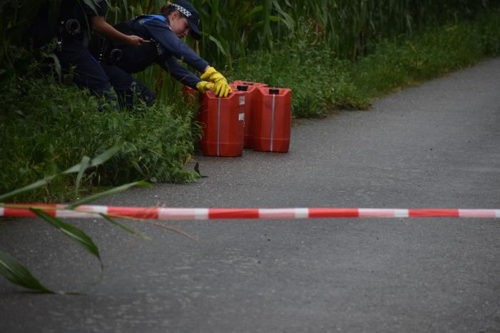 Vaten met mogelijk drugsafval aangetroffen