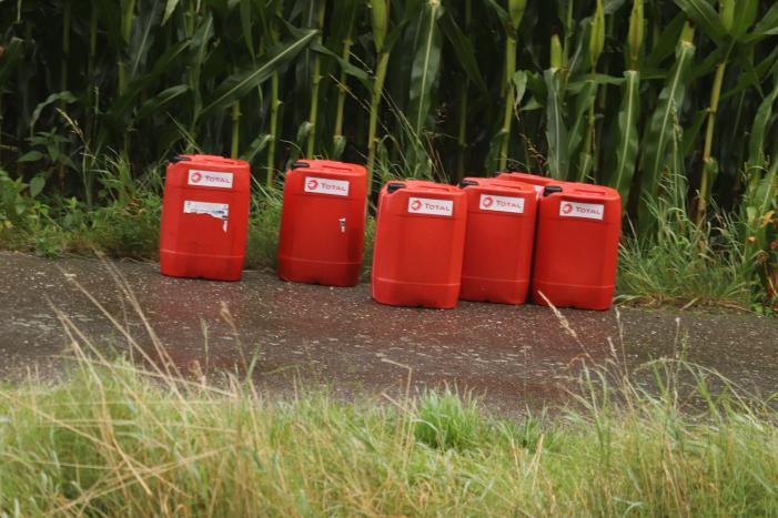 Vaten met mogelijk drugsafval aangetroffen