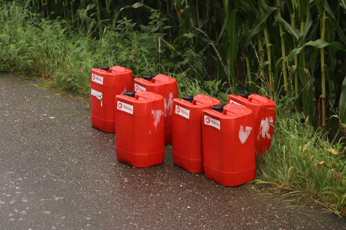 Vaten met mogelijk drugsafval aangetroffen