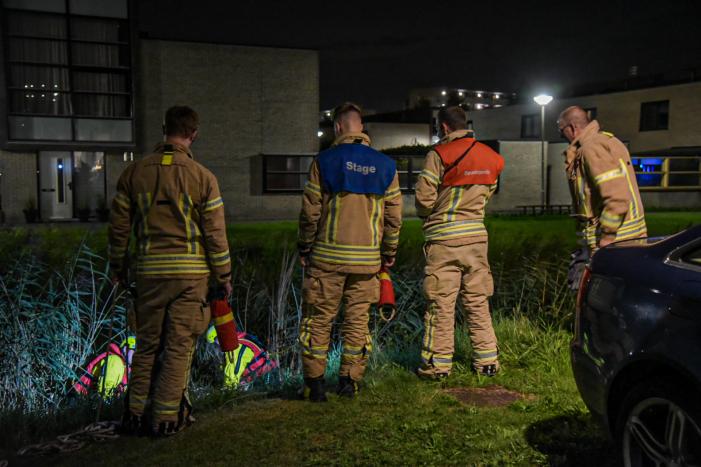 Gedumpte scooter in sloot aangetroffen