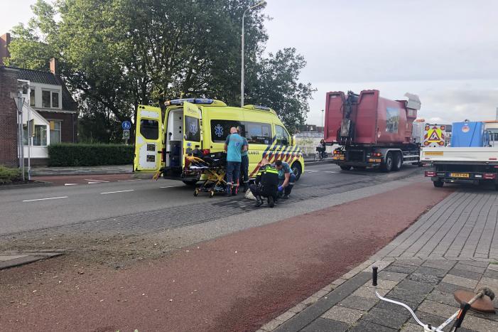 Fietser gewond bij aanrijding met vrachtwagen