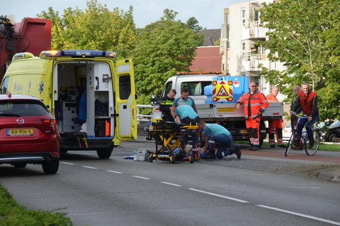 Fietser gewond bij aanrijding met vrachtwagen