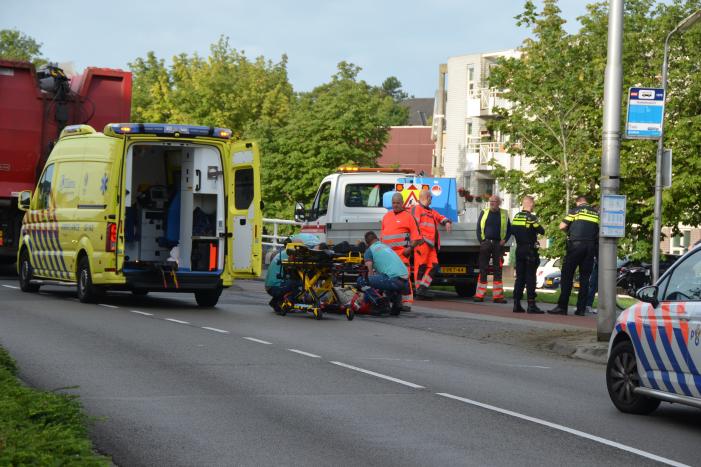 Fietser gewond bij aanrijding met vrachtwagen
