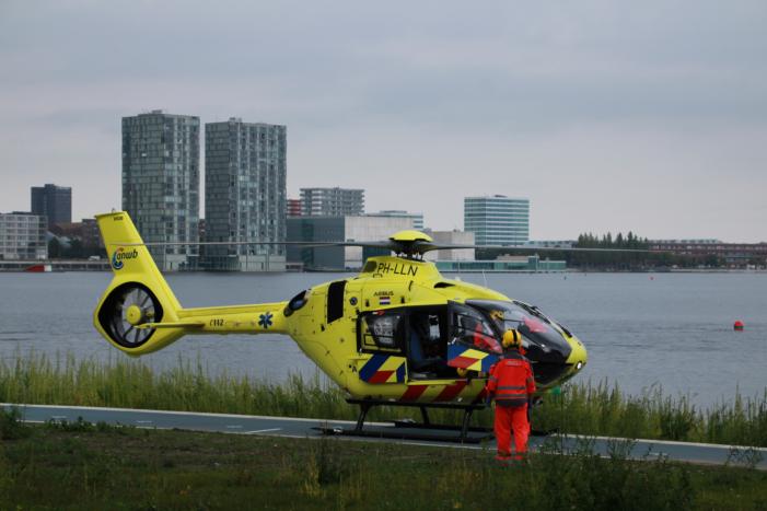 Traumahelikopter landt voor incident bij hoogspanningsmast