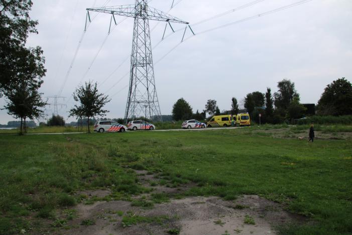 Traumahelikopter landt voor incident bij hoogspanningsmast