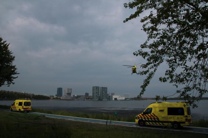 Traumahelikopter landt voor incident bij hoogspanningsmast
