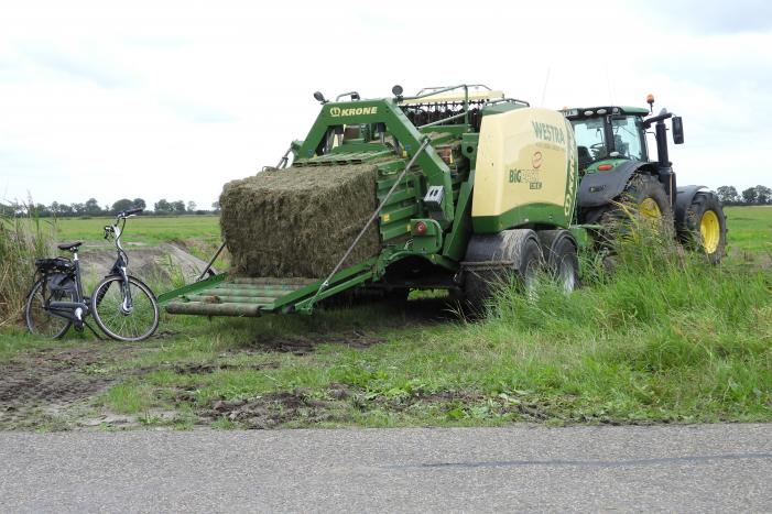 E-biker komt in botsing met grootpakpers
