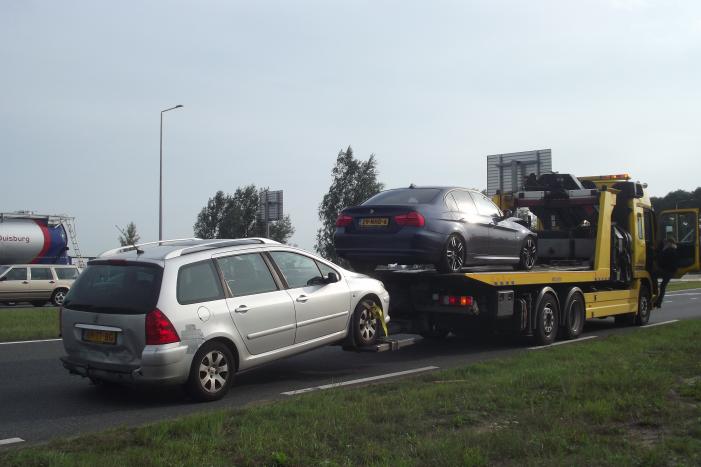 Flinke schade bij kop-staartbotsing