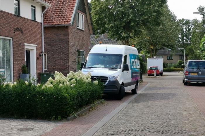 Brandweer doet onderzoek naar gaslucht in woning