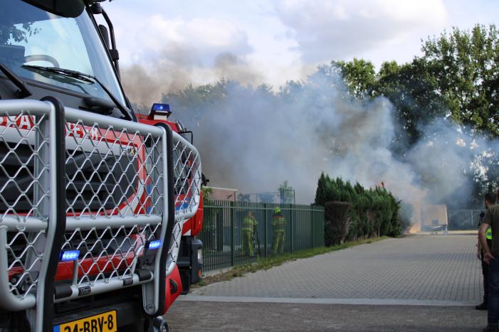 Vrachtwagen volledig verwoest door brand