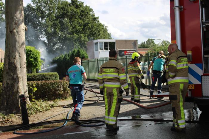 Vrachtwagen volledig verwoest door brand