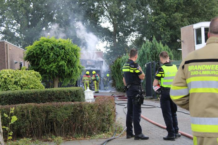Vrachtwagen volledig verwoest door brand