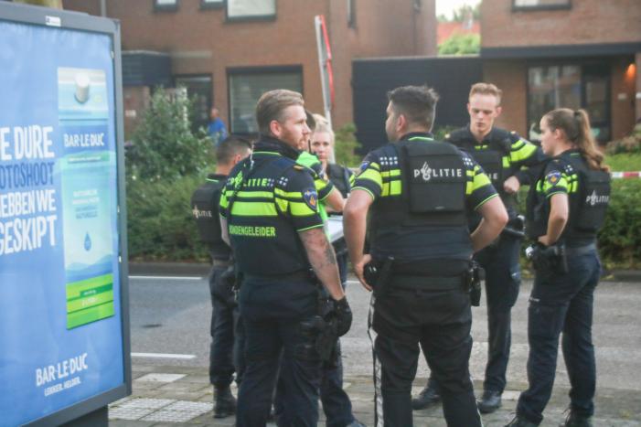 Mogelijk geschoten bij bushalte in Waterland