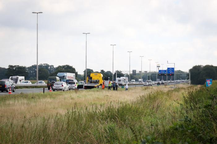 Wederomkop-staartbotsing op afrit A30