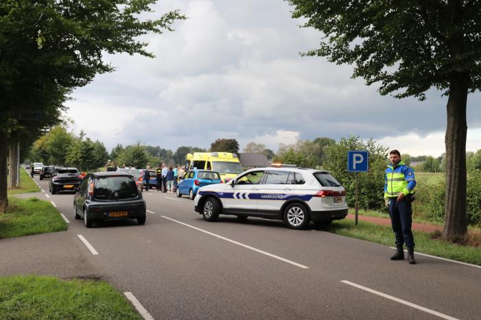 Jongeman geschept door auto
