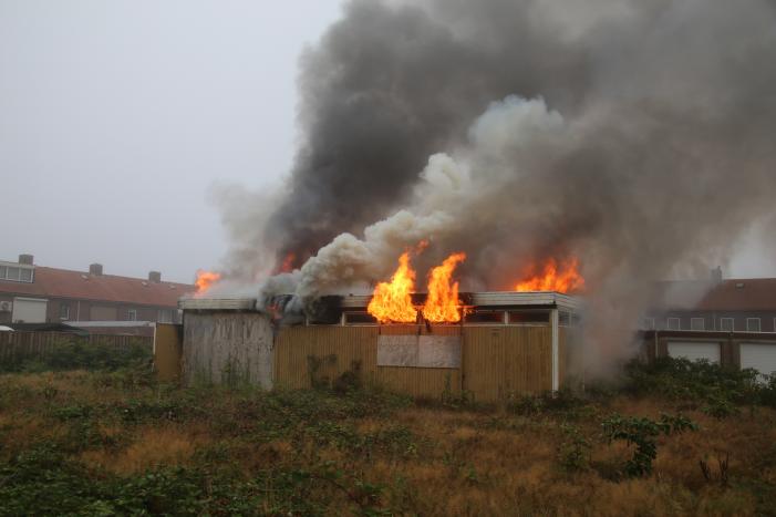 Uitslaande brand verwoest leegstaand pand