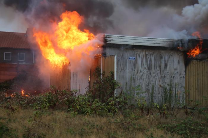 Uitslaande brand verwoest leegstaand pand