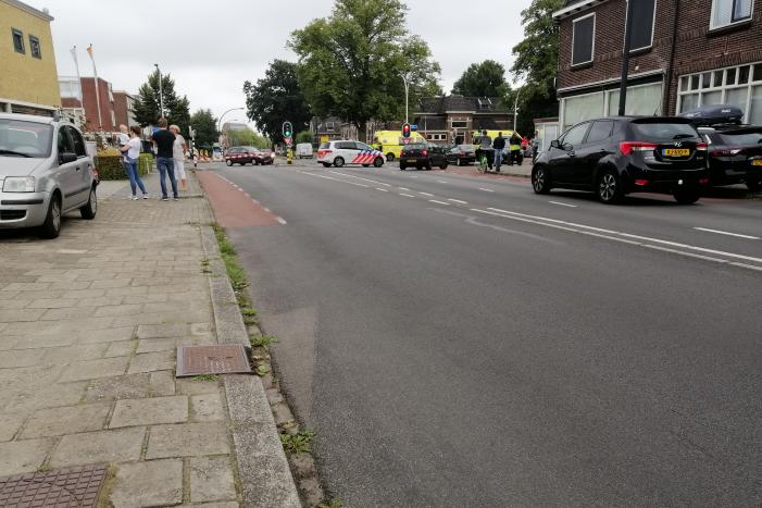 Veel schade bij aanrijding tussen twee auto's