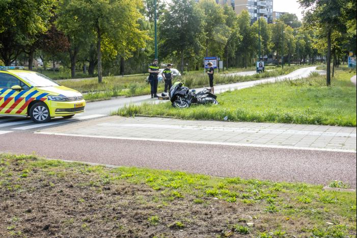 Motorrijder gewond naar ziekenhuis na harde val