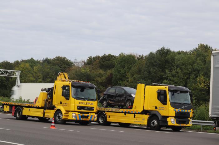 #Utrecht Veel schade bij verkeersongeval op snelweg Rijksweg A2 Utrecht.