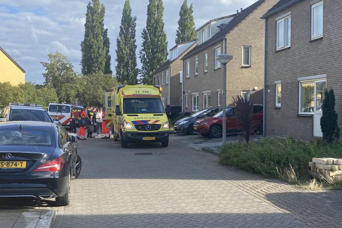 Persoon zwaargewond bij opensnijden kokosnoot