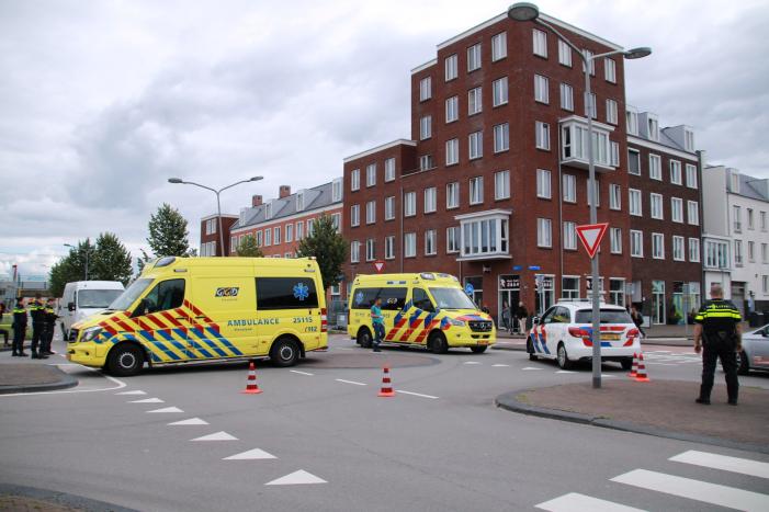 Voetganger ernstig gewond na botsing met bestelbus