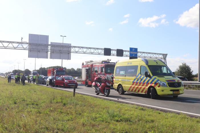Meerdere gewonden bij ongeval op snelweg met meerdere voertuigen