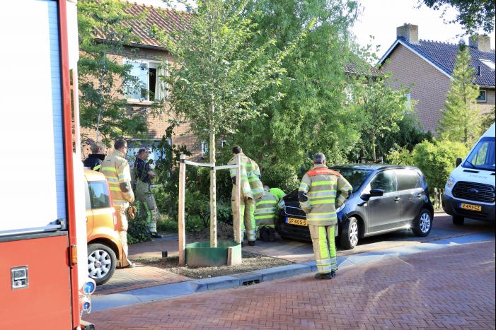 Gasleiding geraakt bij plaatsen tuinbank