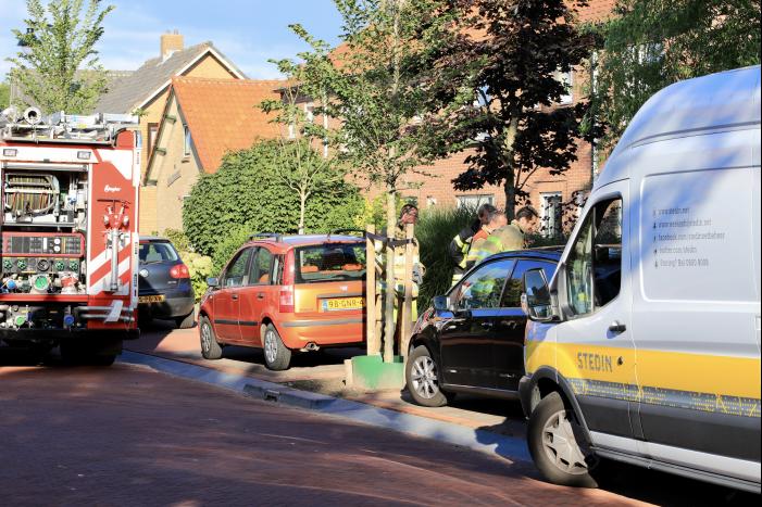 Gasleiding geraakt bij plaatsen tuinbank