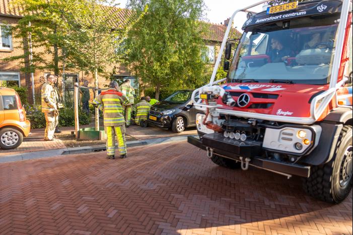 Gasleiding geraakt bij plaatsen tuinbank