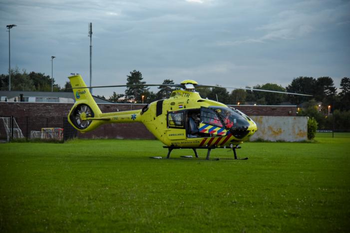 Traumahelikopter trekt bekijks van omstanders