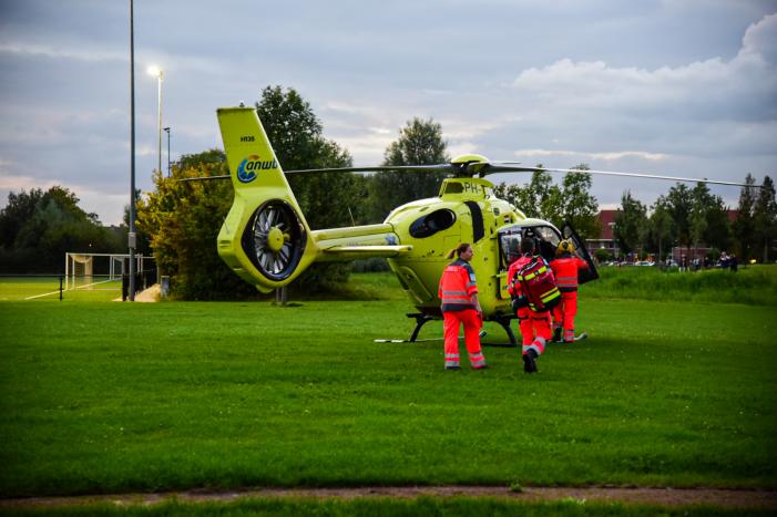 Traumahelikopter trekt bekijks van omstanders