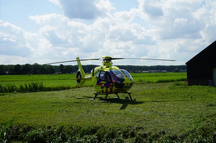 Traumahelikopter landt voor incident bij boerderij