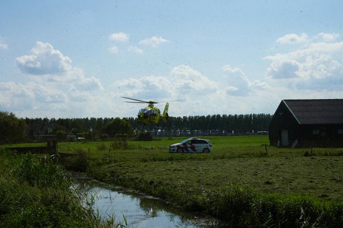 Traumahelikopter landt voor incident bij boerderij