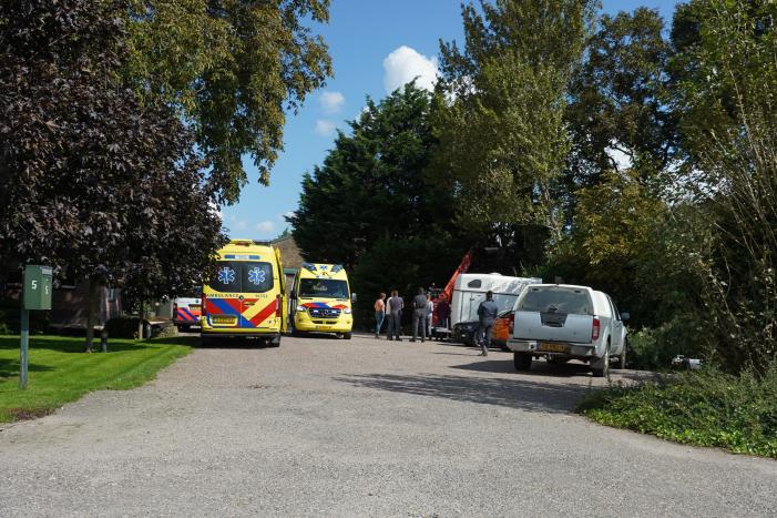 #Moordrecht Traumahelikopter landt voor incident bij boerderij Derde Tochtweg Moordrecht.