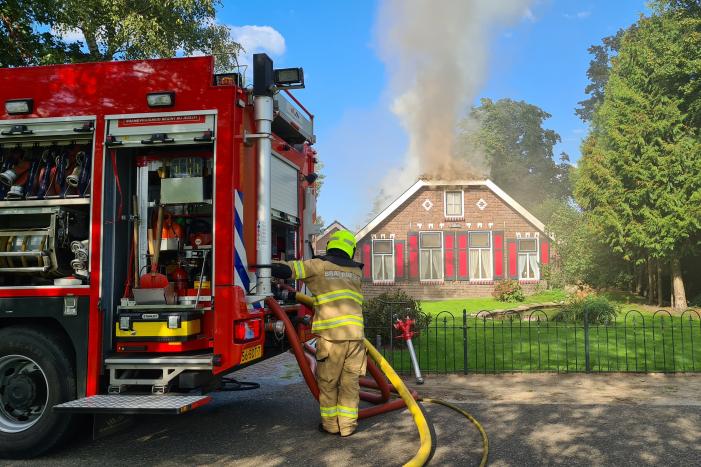 Veel rook bij brand in vrijstaande woning