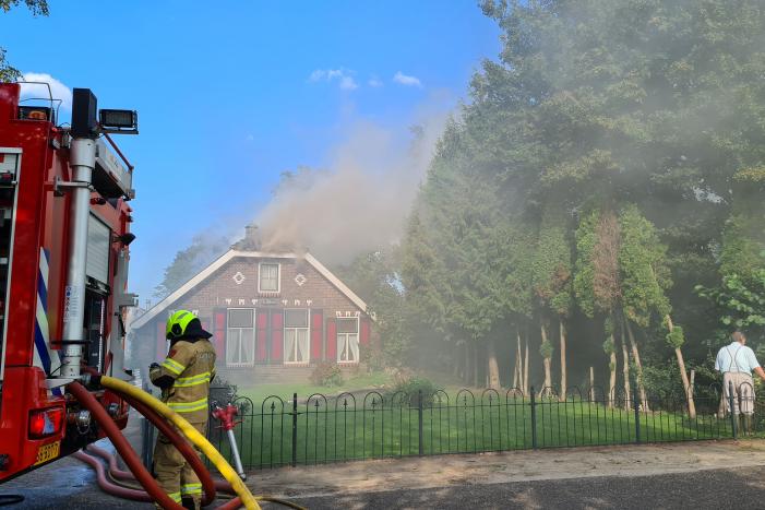 Veel rook bij brand in vrijstaande woning