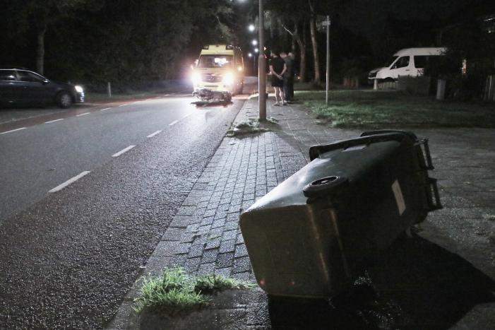 Beschonken bestuurder crasht op kliko en raakt gewond