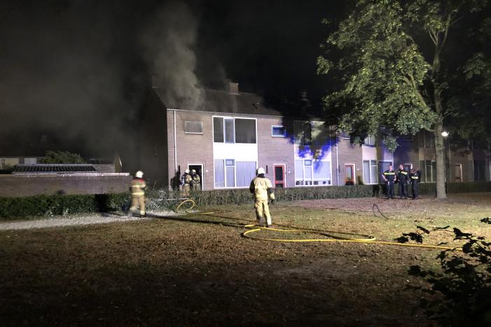Veel rook bij brand in woning