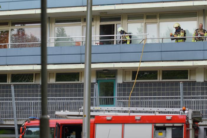Brand op tweede verdieping flatgebouw